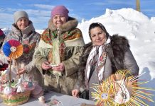 На Масленицу в Михайлове метали валенки, дрались подушками и ели блины